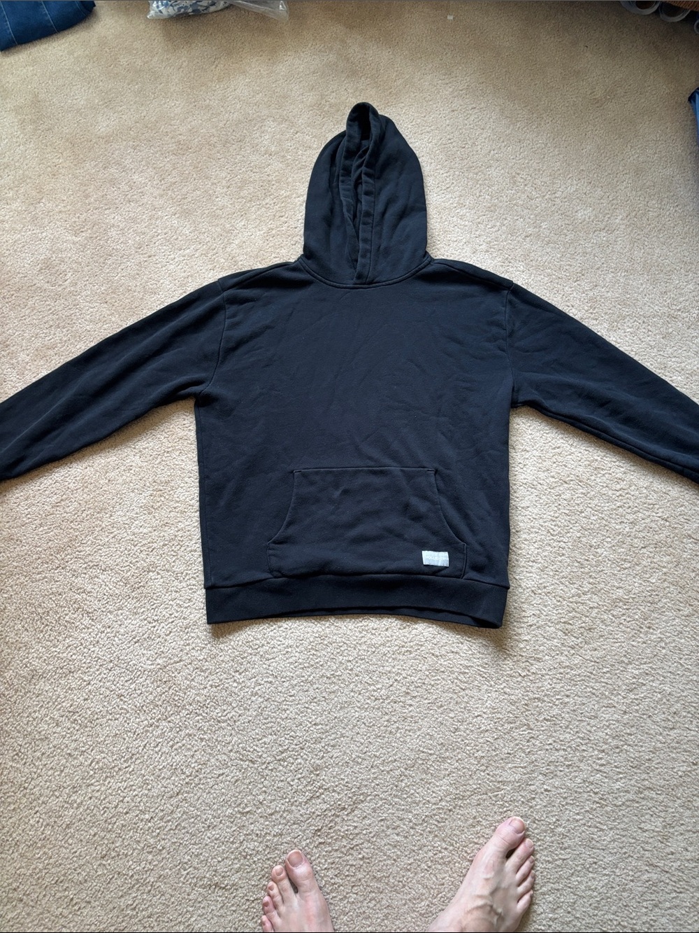 Hollister Black Pullover Hoodie Relaxed Fit with Front Pocket